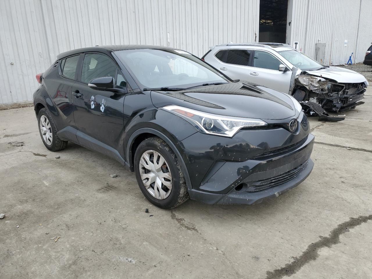 2019 TOYOTA C-HR XLE - Фото 4