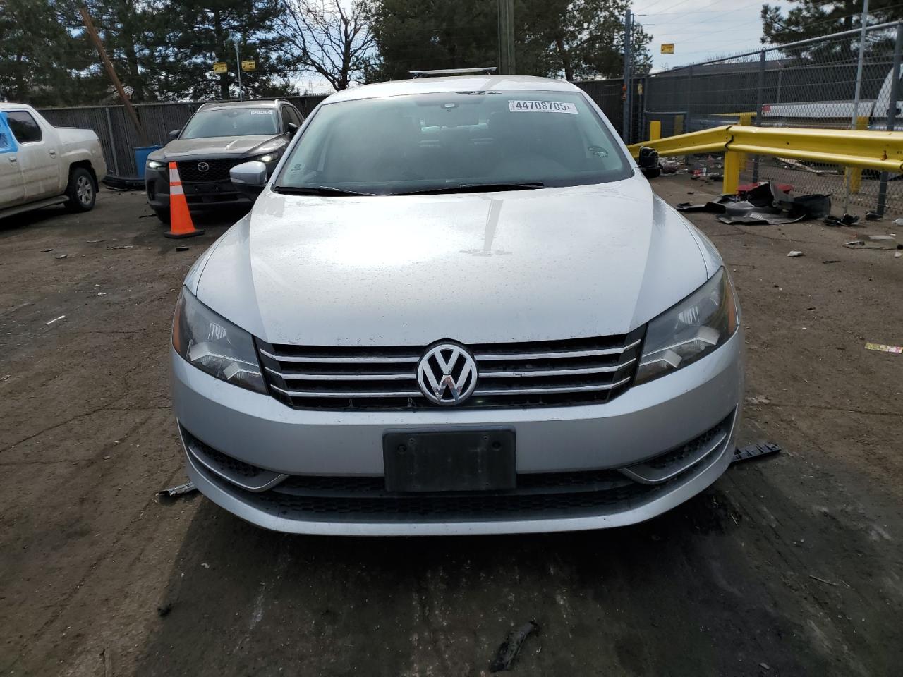 2014 VOLKSWAGEN PASSAT SE - Фото 5
