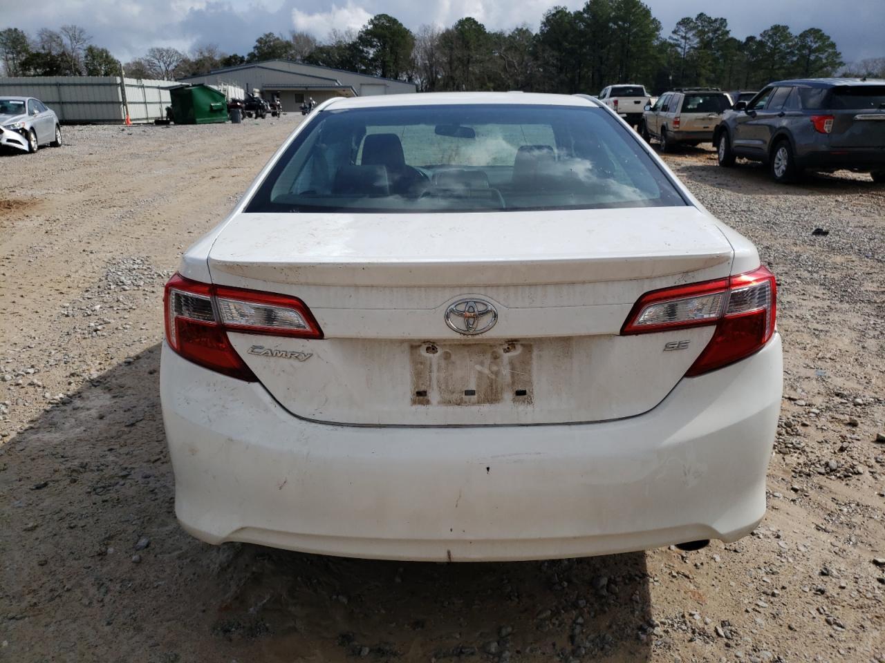 2014 TOYOTA CAMRY L - Image 6