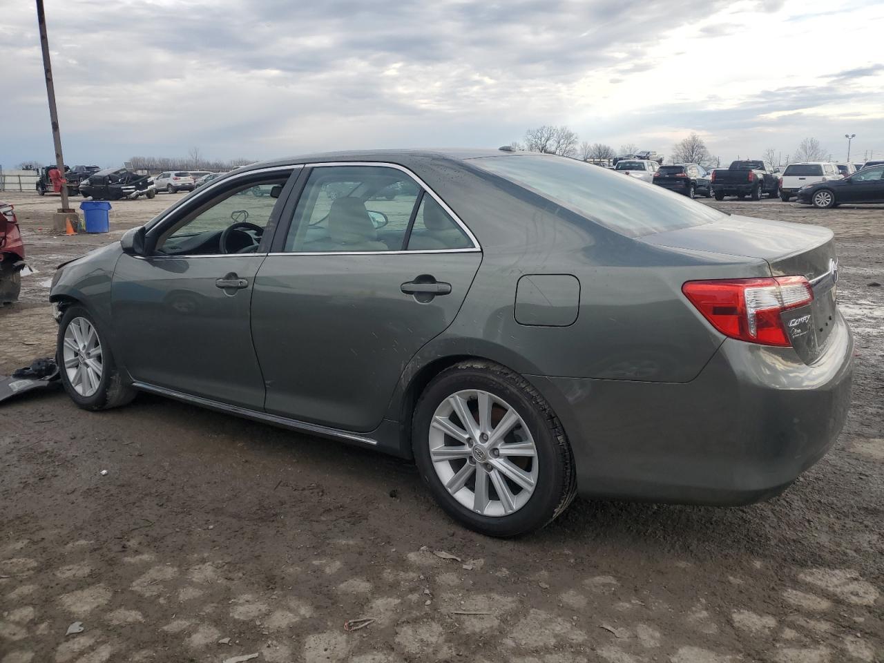 2014 TOYOTA CAMRY L - Фото 2