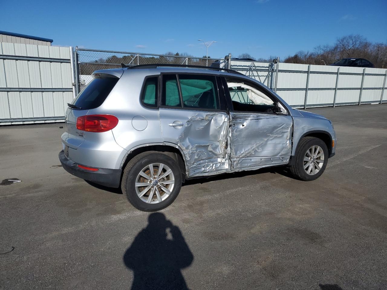 2015 VOLKSWAGEN TIGUAN S - Фото 3