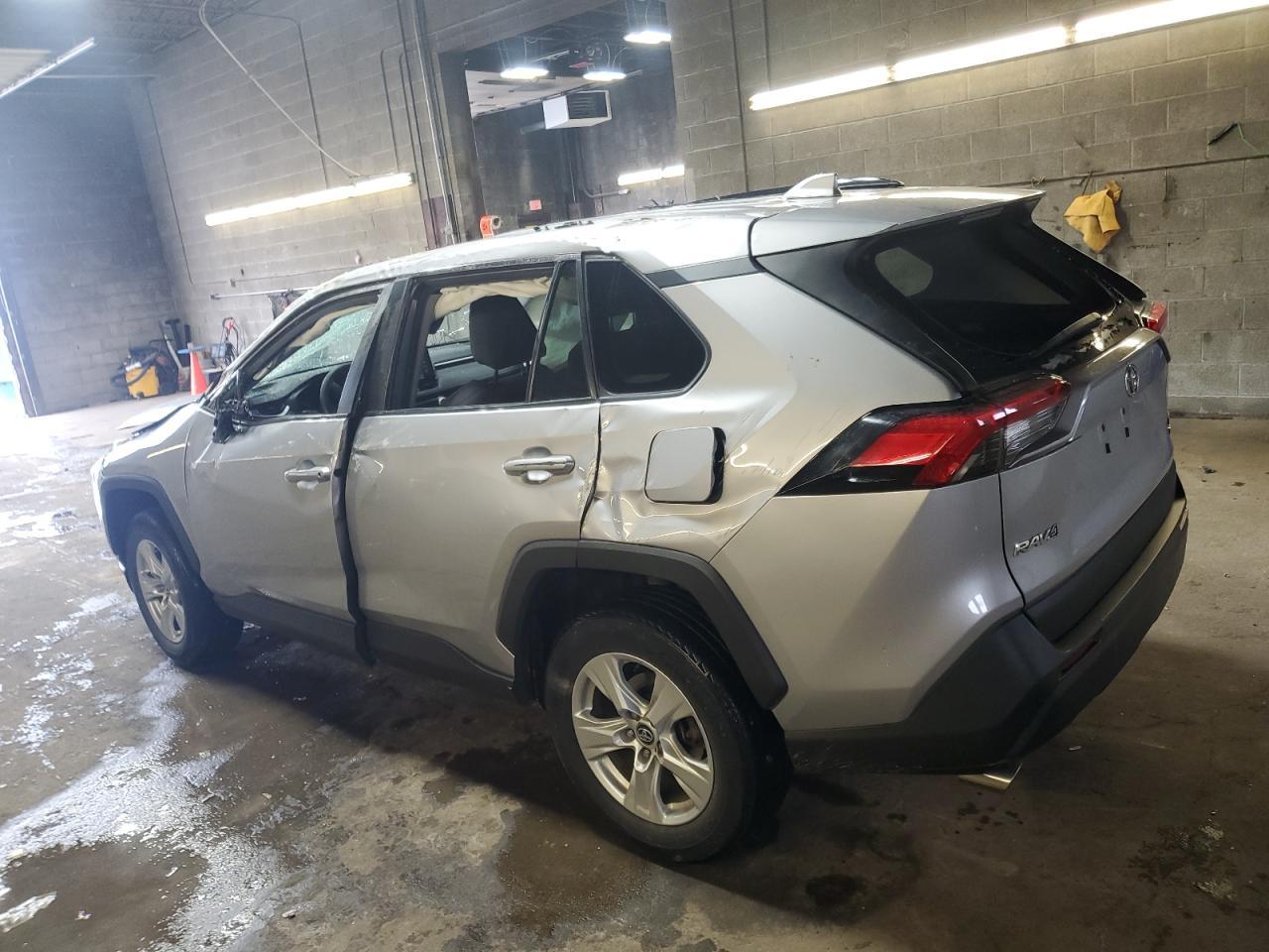 2020 TOYOTA RAV4 XLE - Image 2