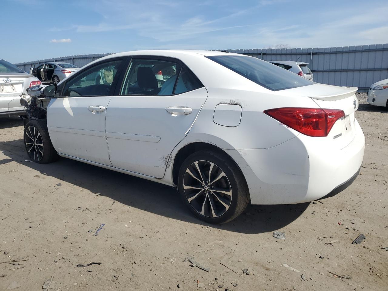 2018 TOYOTA COROLLA L - Фото 2
