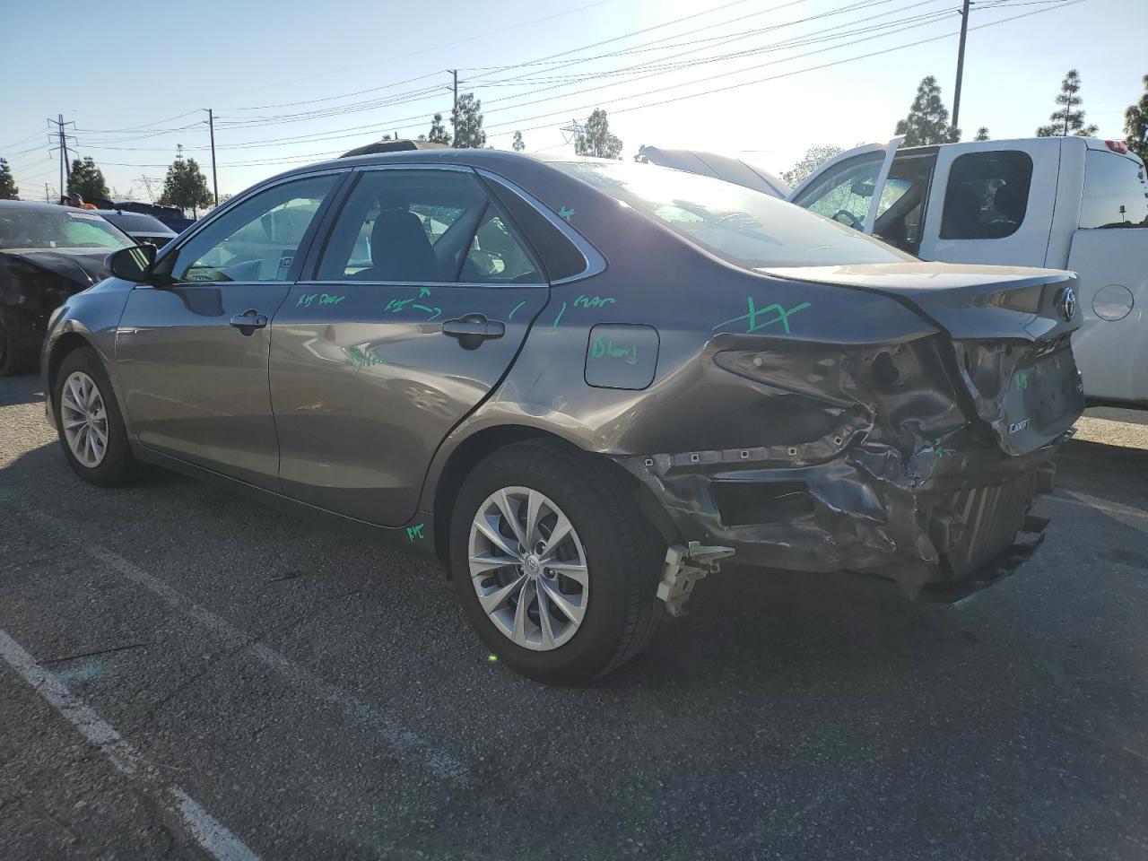 2017 TOYOTA CAMRY LE - Фото 2