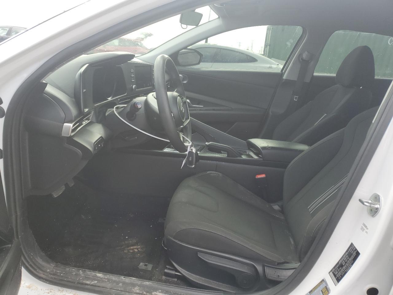 2023 HYUNDAI ELANTRA SE - Фото 7
