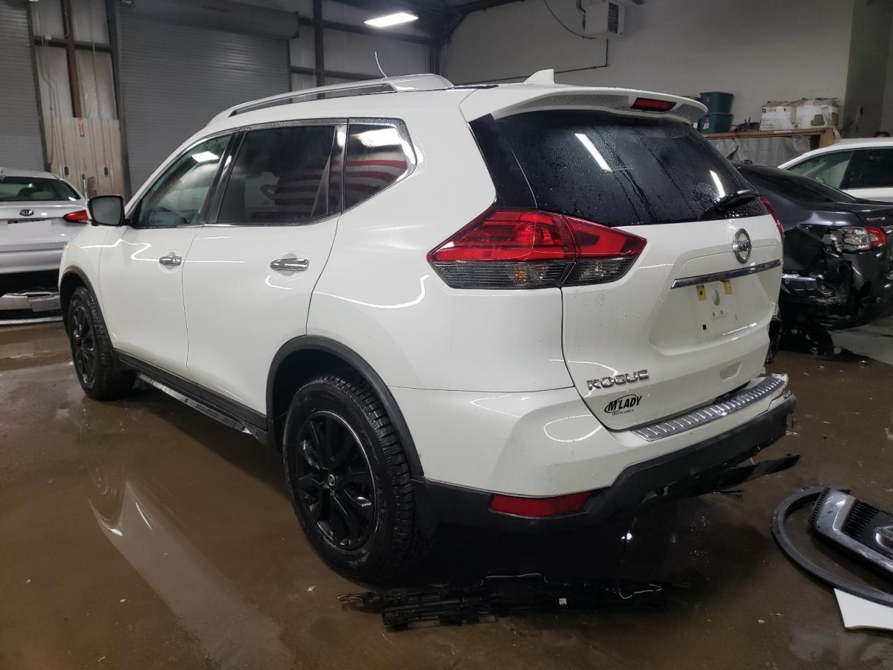 2017 NISSAN ROGUE S - Фото 2
