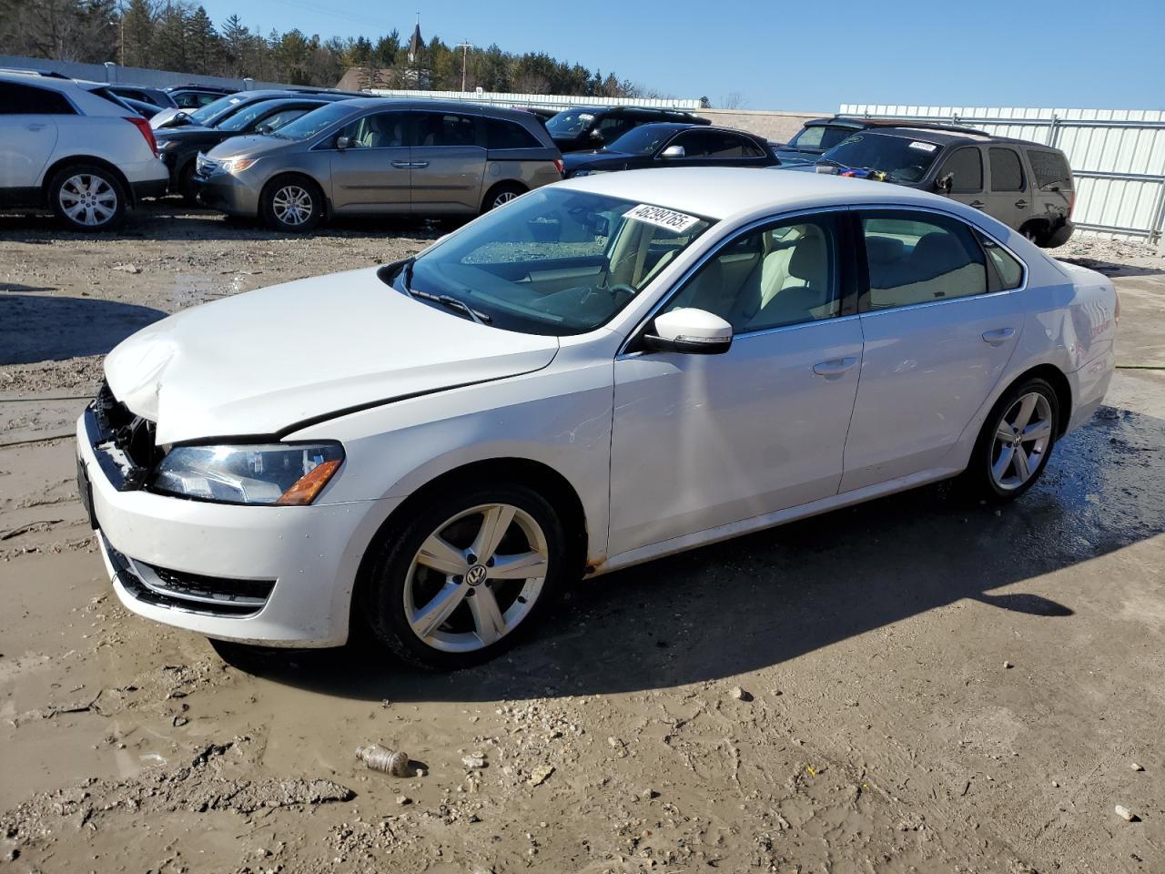 2013 VOLKSWAGEN PASSAT SE
