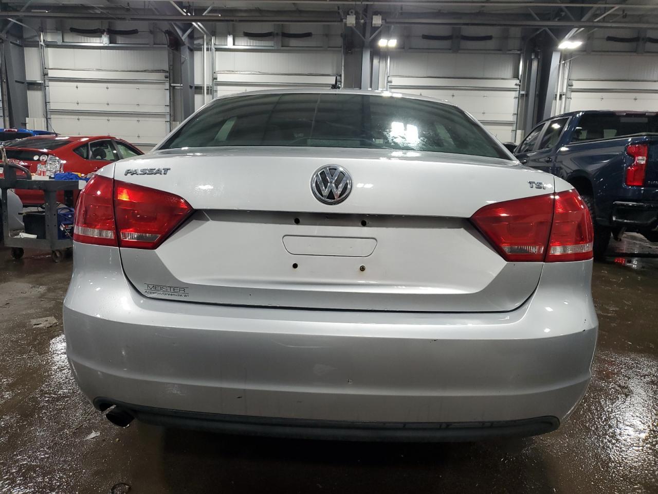 2014 VOLKSWAGEN PASSAT S - Фото 6