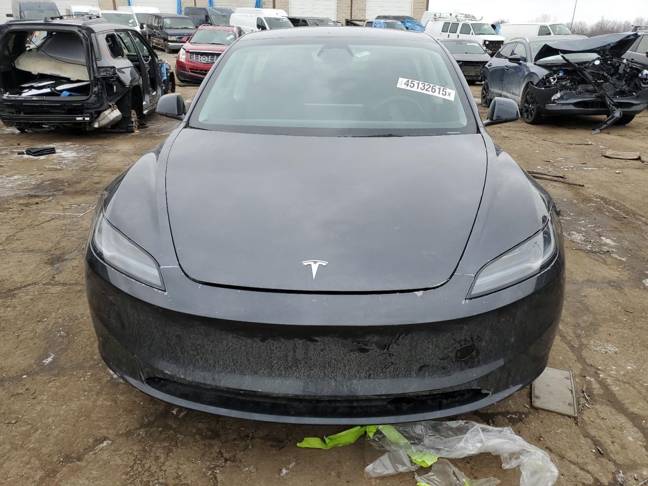 2024 TESLA MODEL 3 - Фото 5