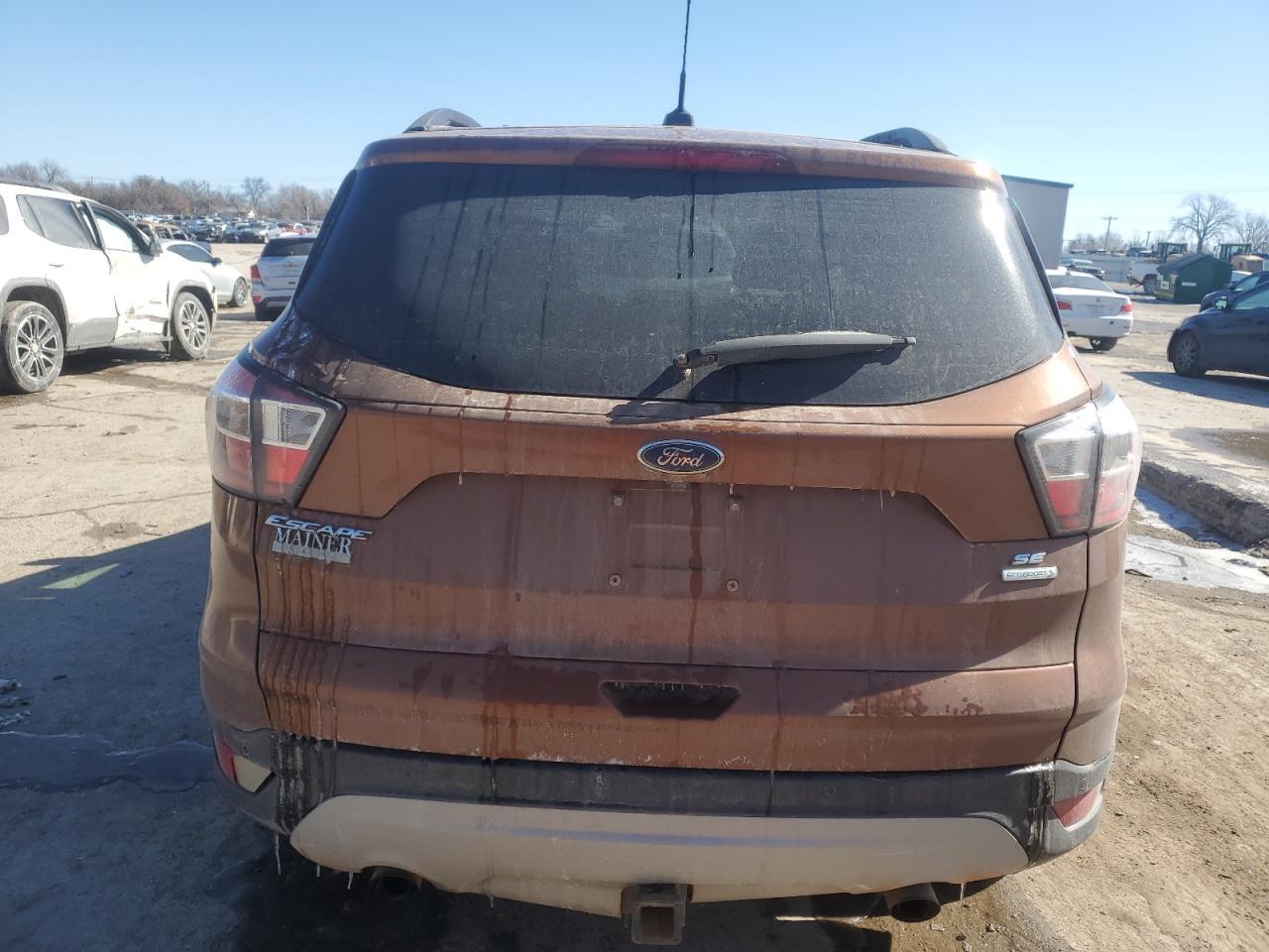 2017 FORD ESCAPE SE - Фото 6