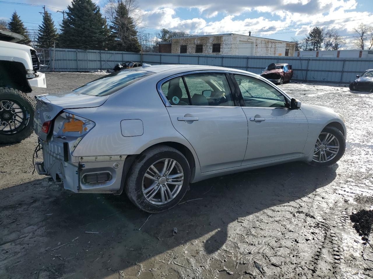 2011 INFINITI G37 - Фото 3