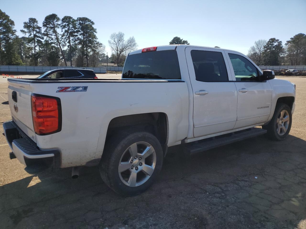 2017 CHEVROLET SILVERADO - Image 3