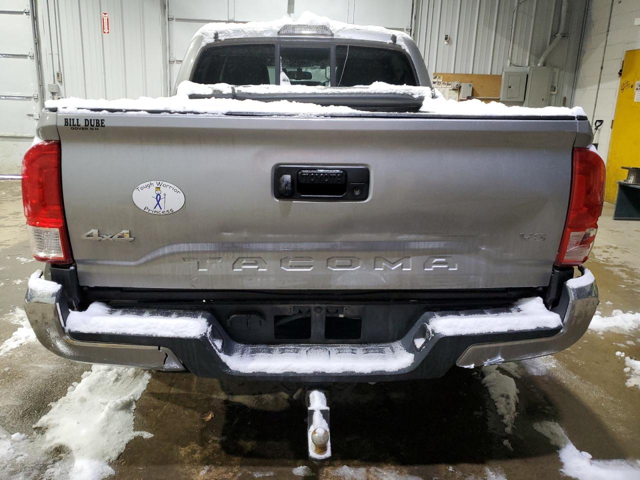 2017 TOYOTA TACOMA DOU - Фото 6