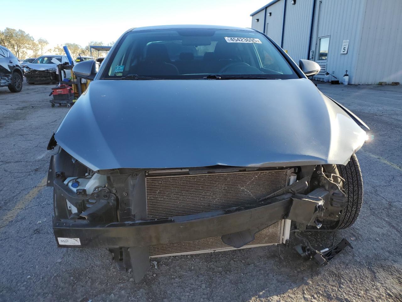2018 HYUNDAI ELANTRA SE - Image 5