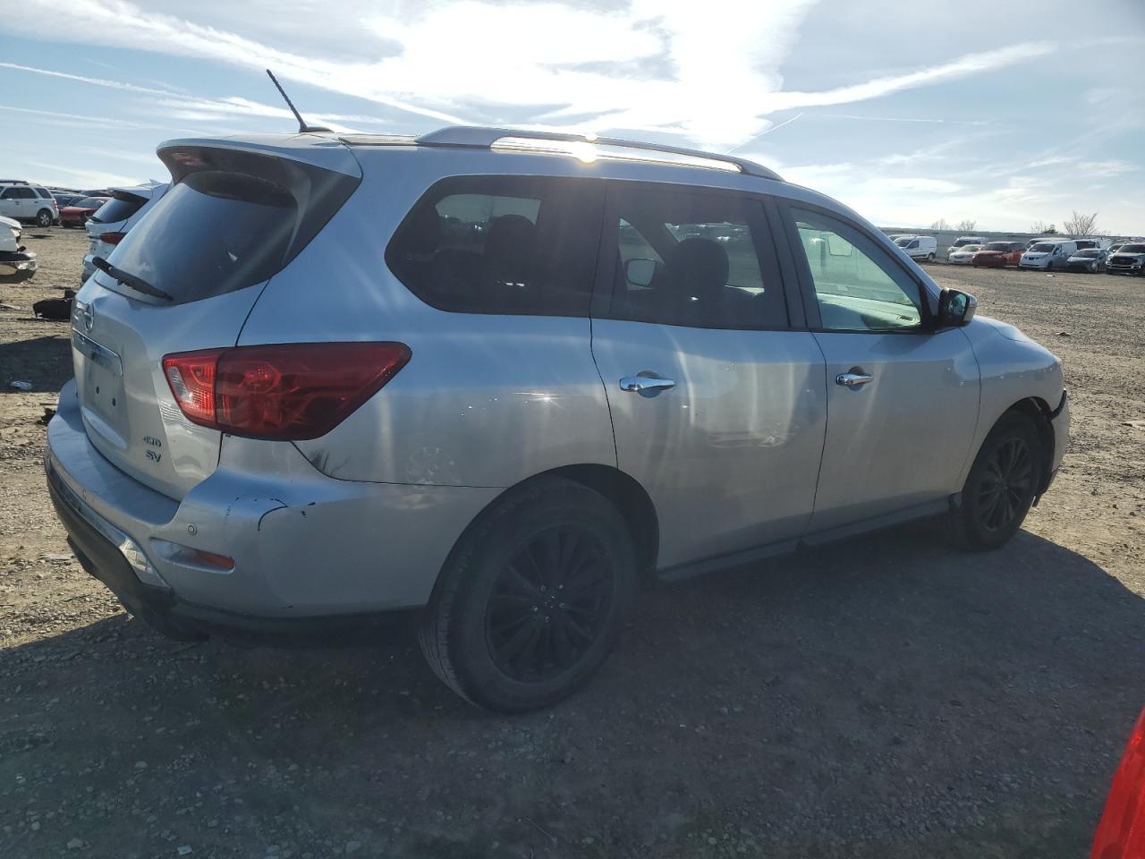 2017 NISSAN PATHFINDER - Image 3