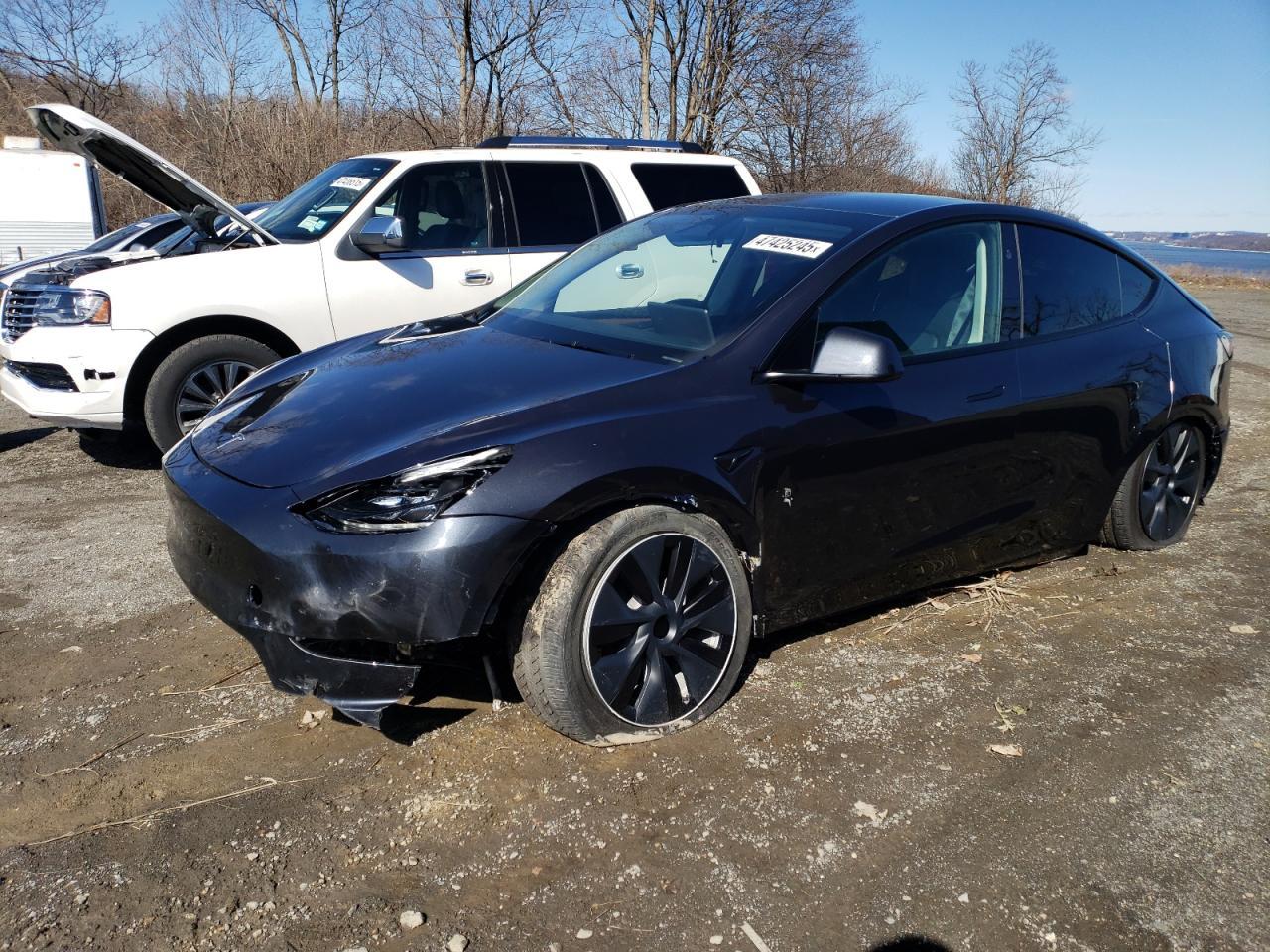 2024 TESLA MODEL Y