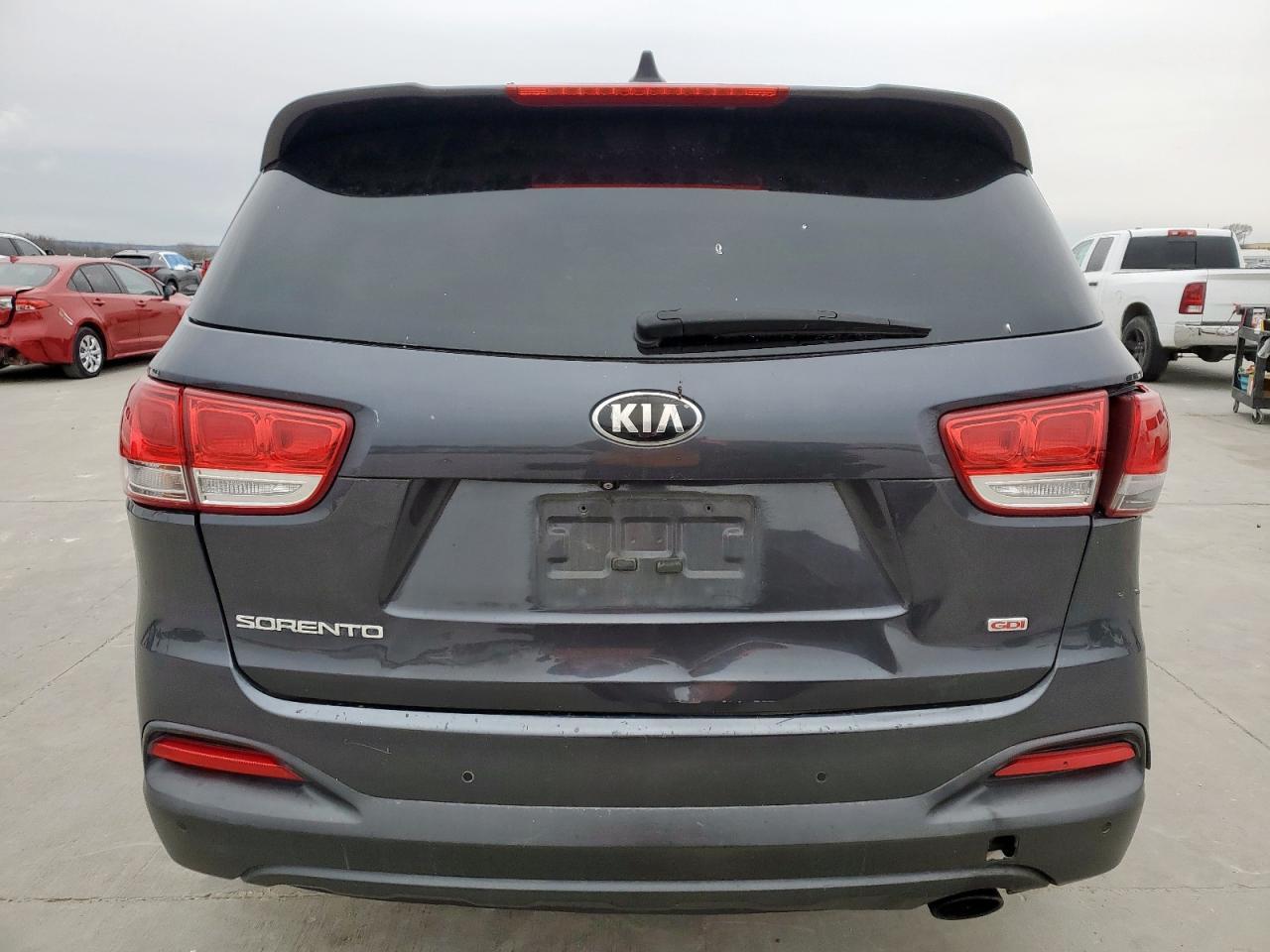2017 KIA SORENTO LX - Фото 6