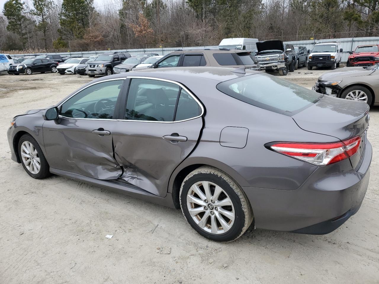 2019 TOYOTA CAMRY L - Фото 2