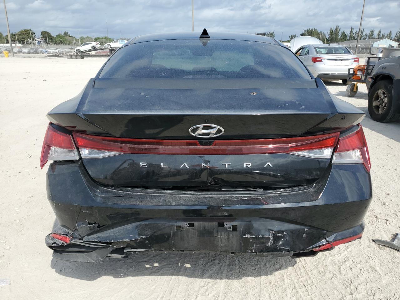 2022 HYUNDAI ELANTRA SE - Фото 6