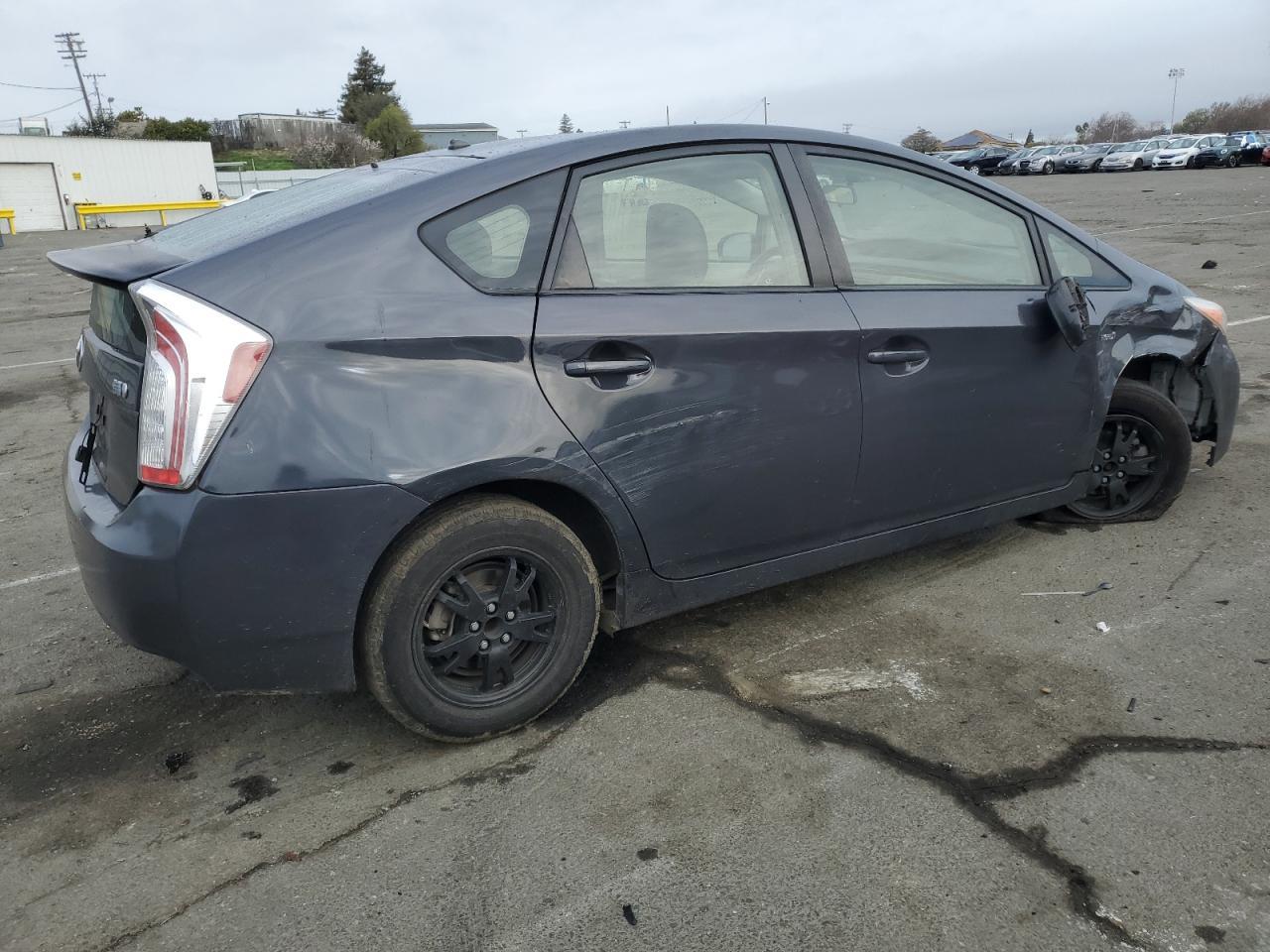 2013 TOYOTA PRIUS - Фото 3