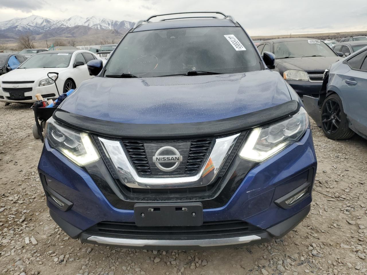 2017 NISSAN ROGUE SV - Фото 5