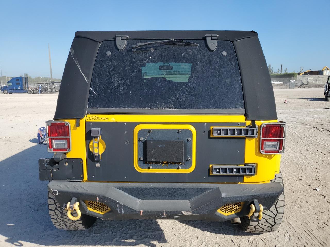 2015 JEEP WRANGLER U - Фото 6