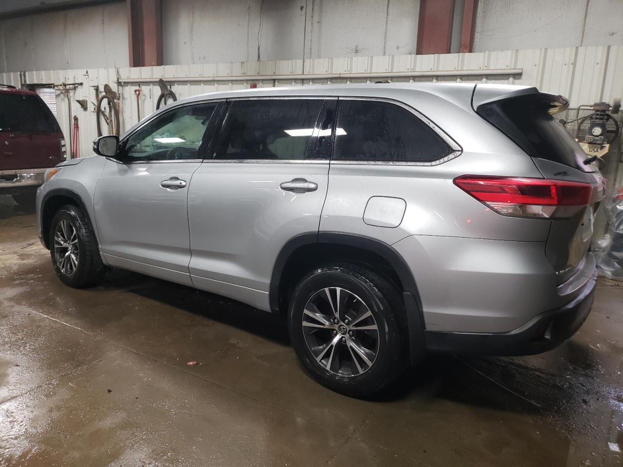 2018 TOYOTA HIGHLANDER - Image 2
