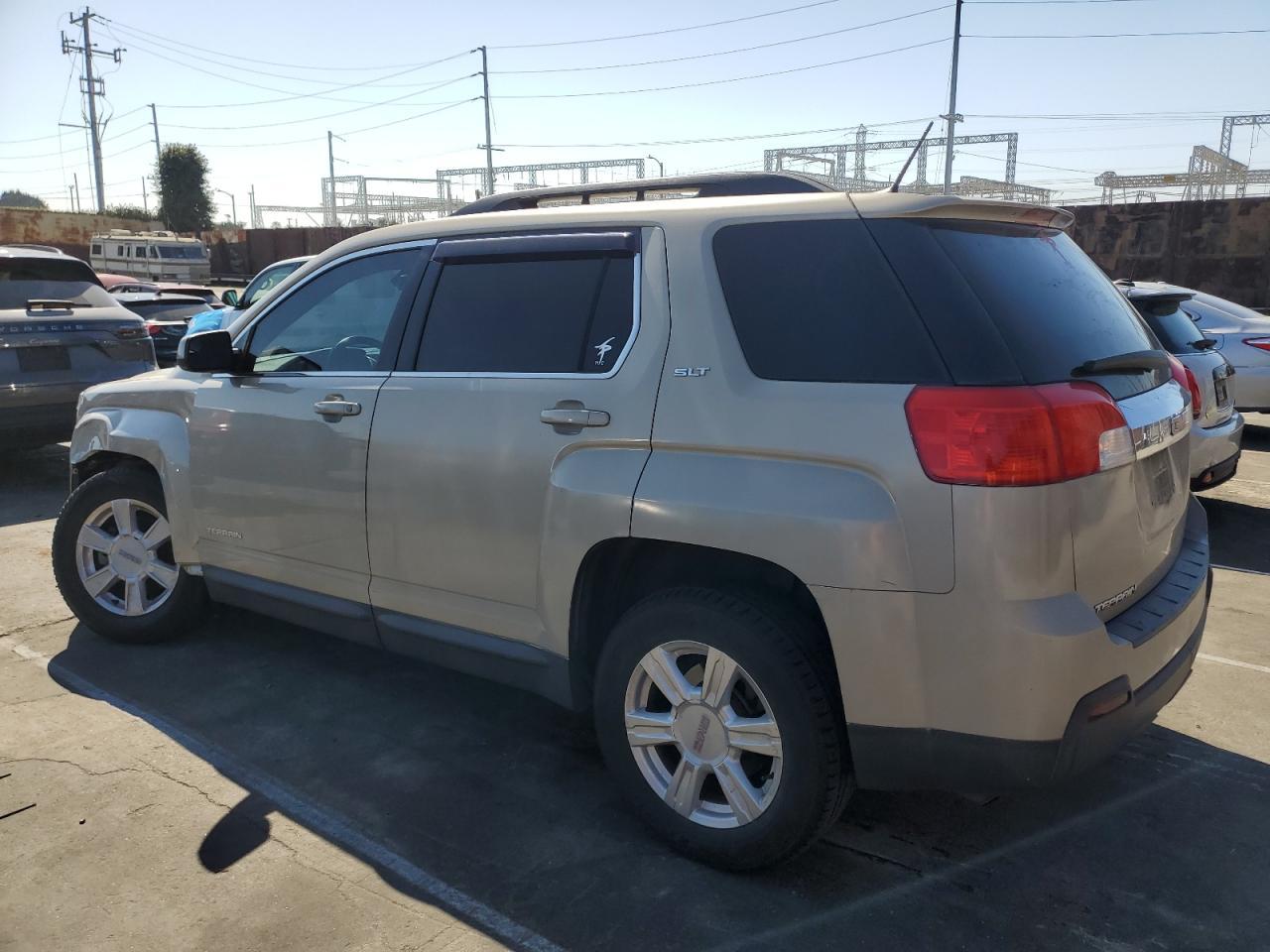 2014 GMC TERRAIN SL - Фото 2