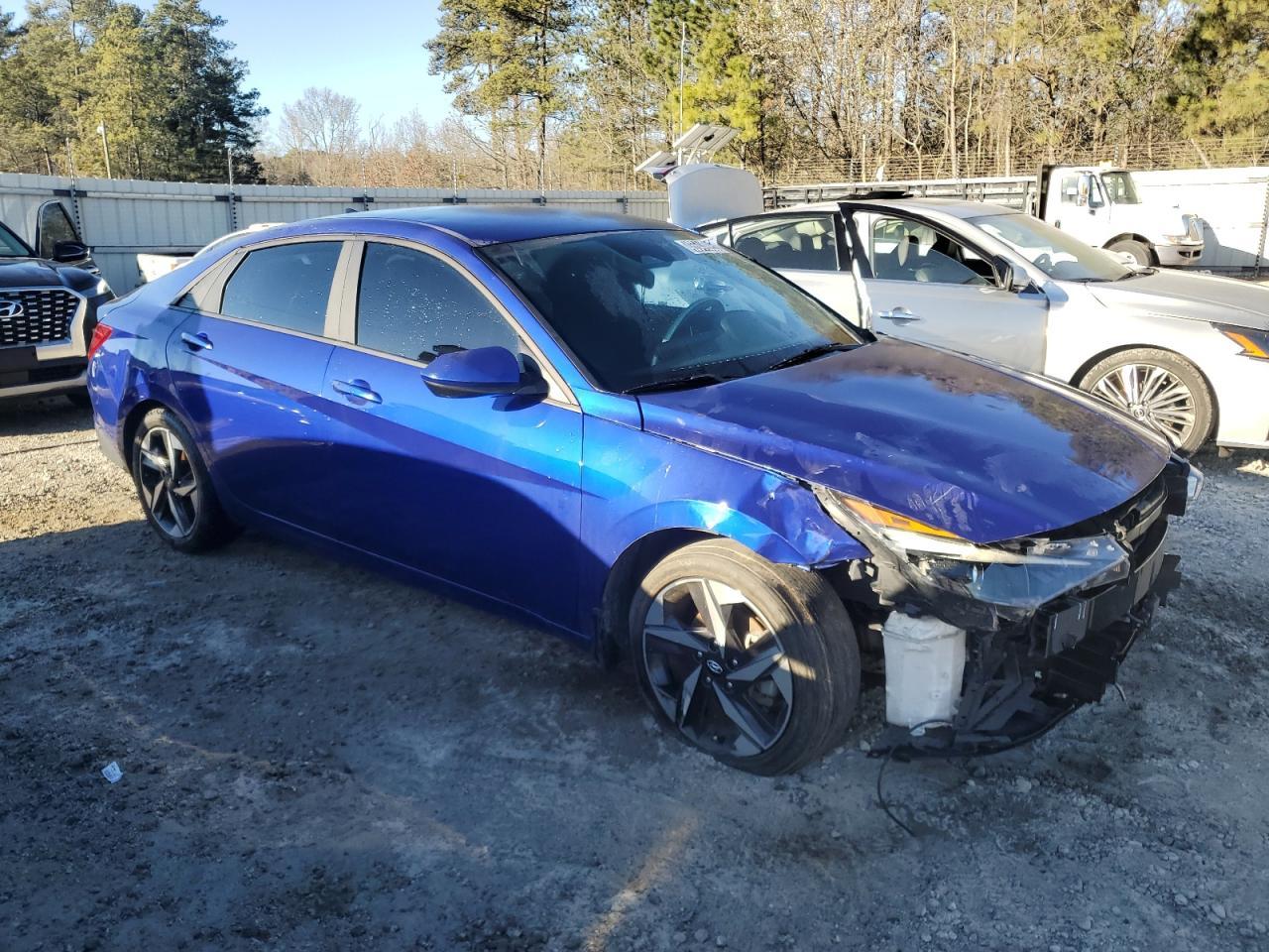 2023 HYUNDAI ELANTRA SE - Image 4