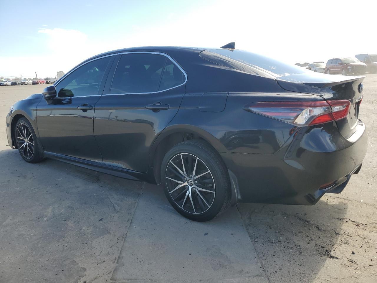 2021 TOYOTA CAMRY SE - Фото 2