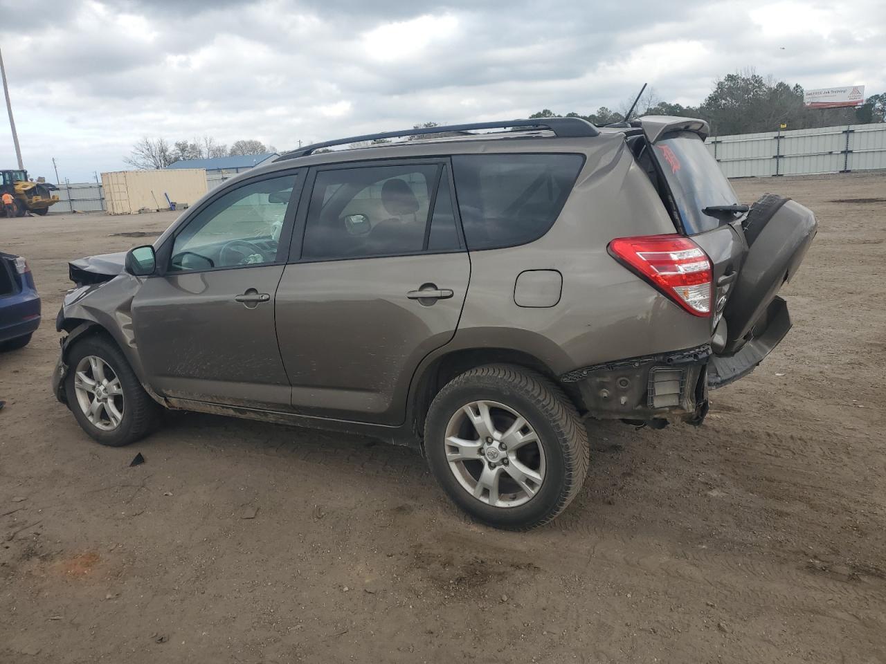 2011 TOYOTA RAV4 - Image 2
