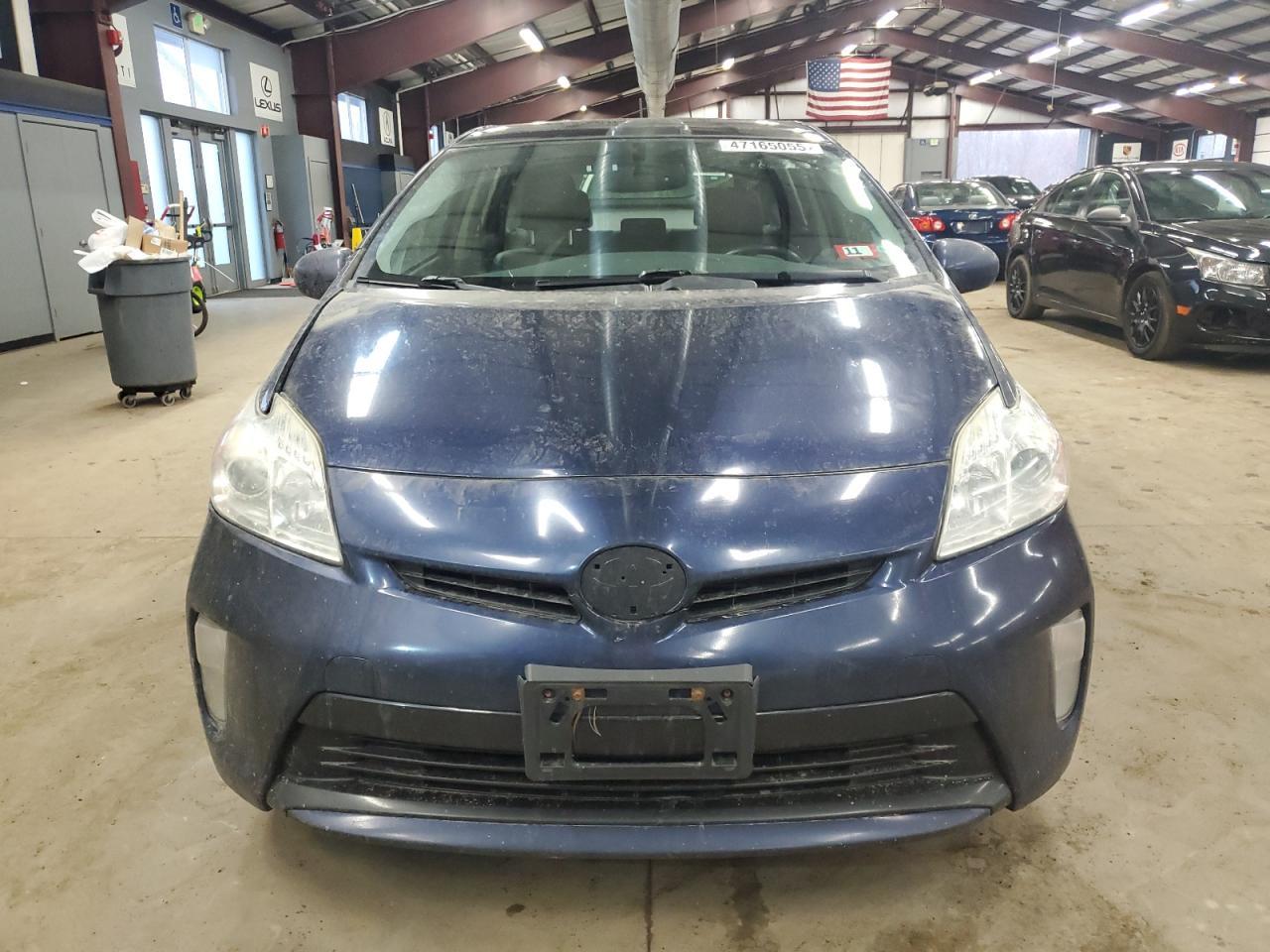 2015 TOYOTA PRIUS - Image 5