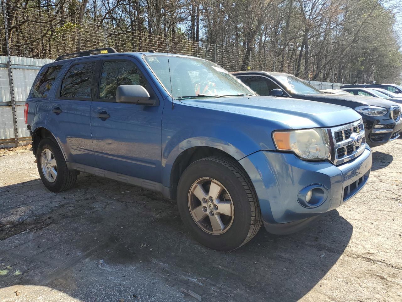 2010 FORD ESCAPE XLT - Image 4