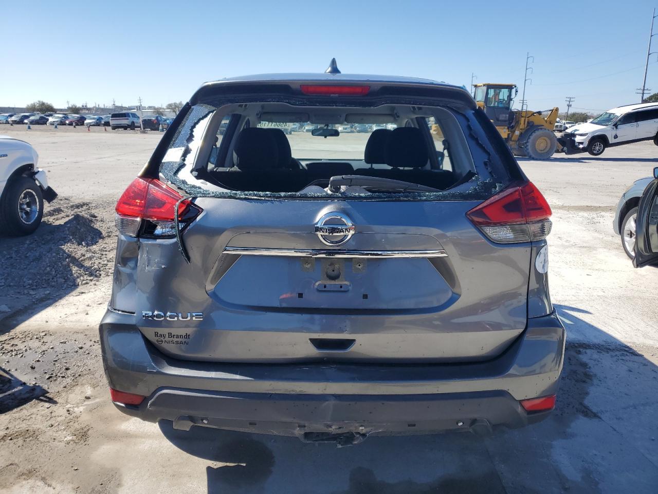 2017 NISSAN ROGUE S - Image 6