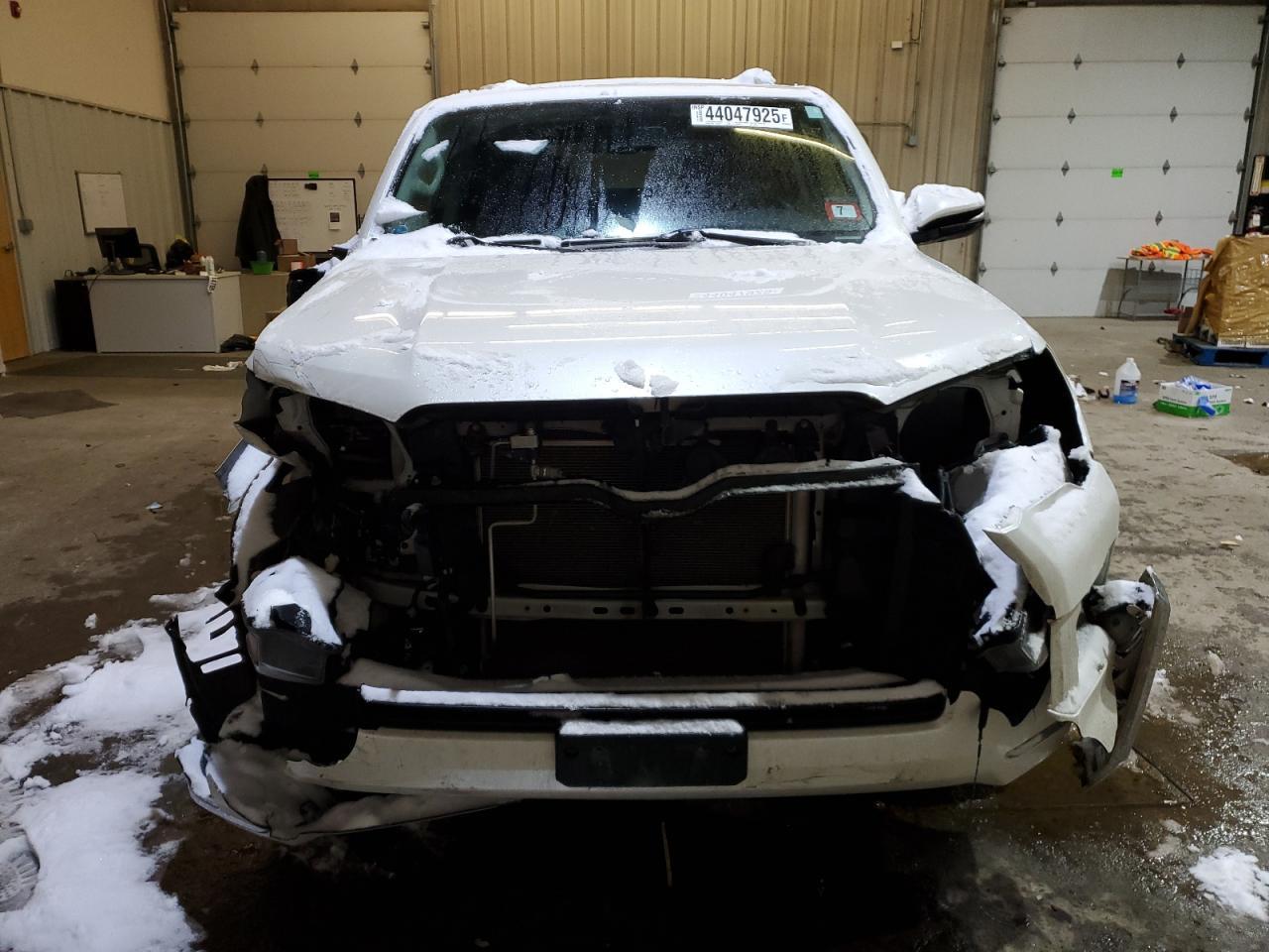 2017 TOYOTA 4RUNNER SR - Image 5