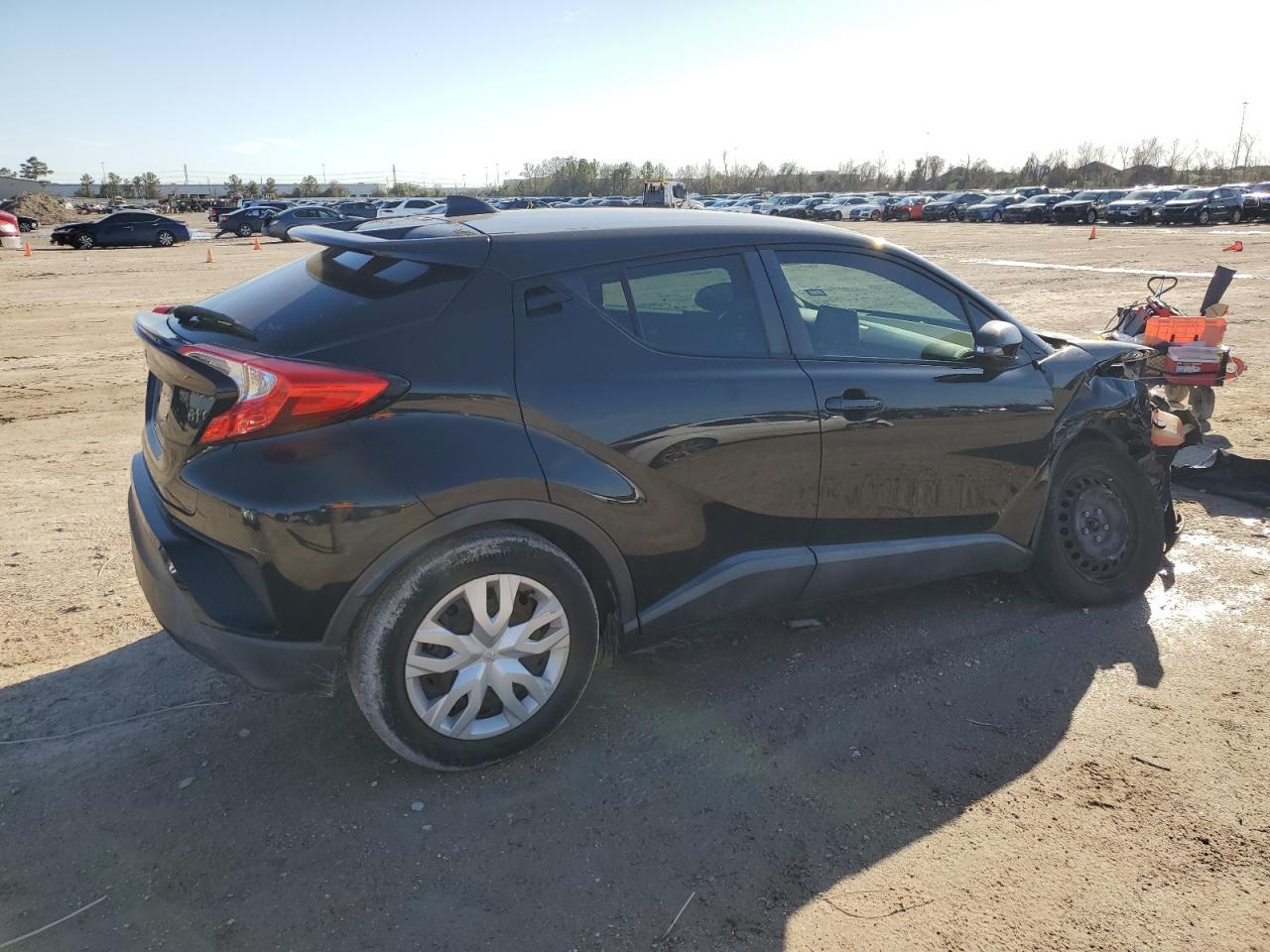 2019 TOYOTA C-HR XLE - Фото 3