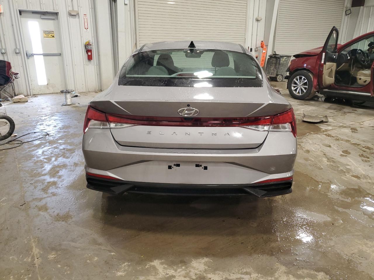 2022 HYUNDAI ELANTRA SE - Фото 6