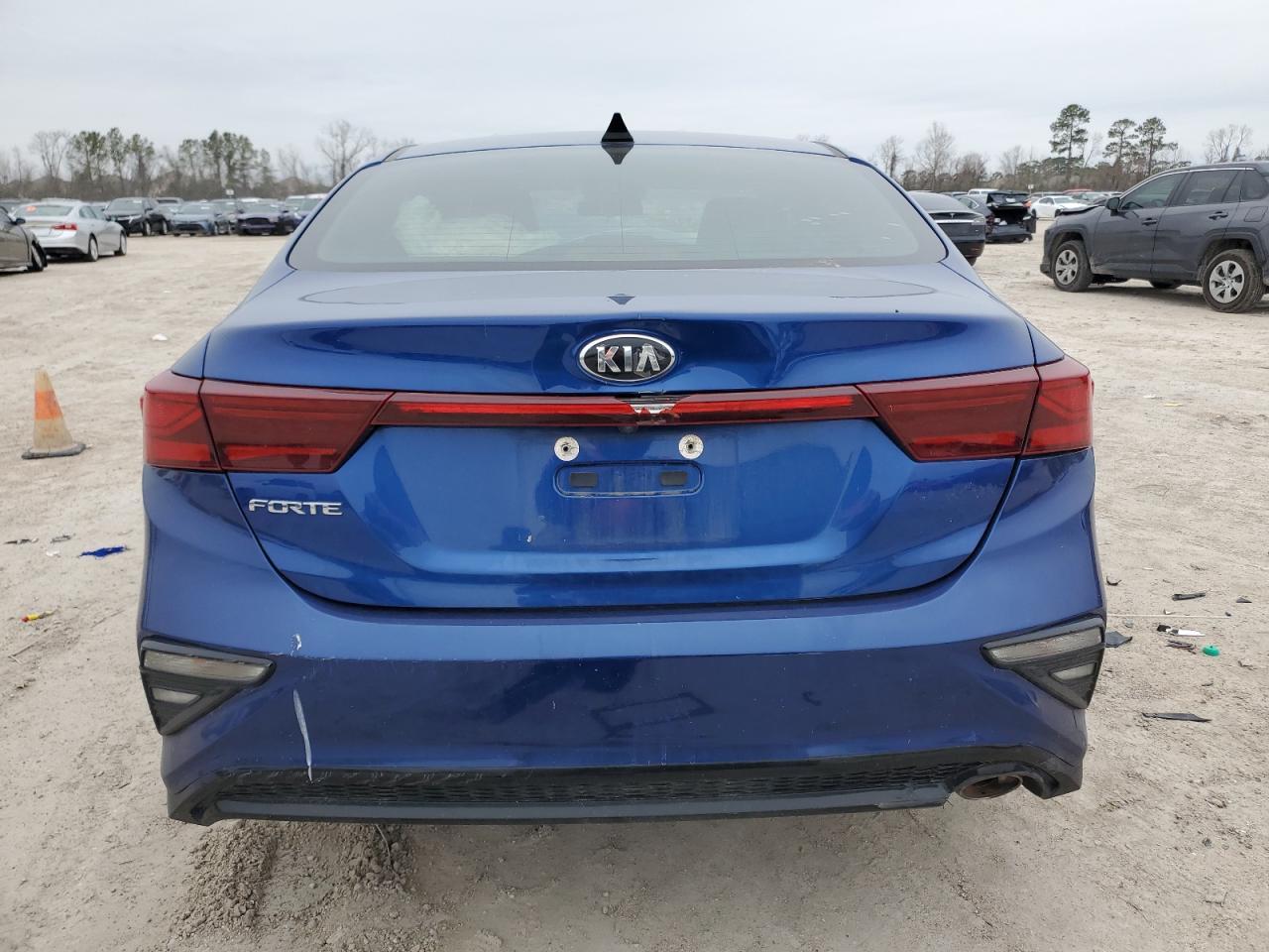 2021 KIA FORTE FE - Image 6