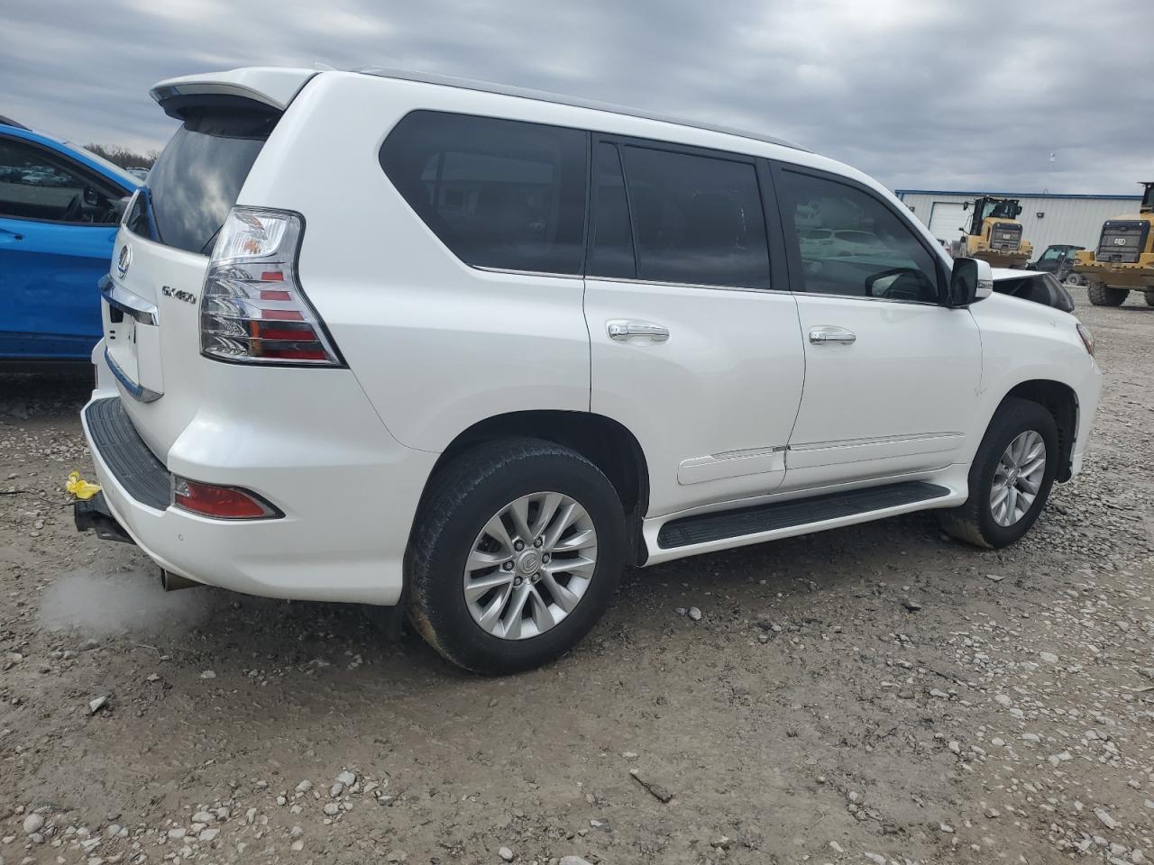 2017 LEXUS GX 460 - Image 3