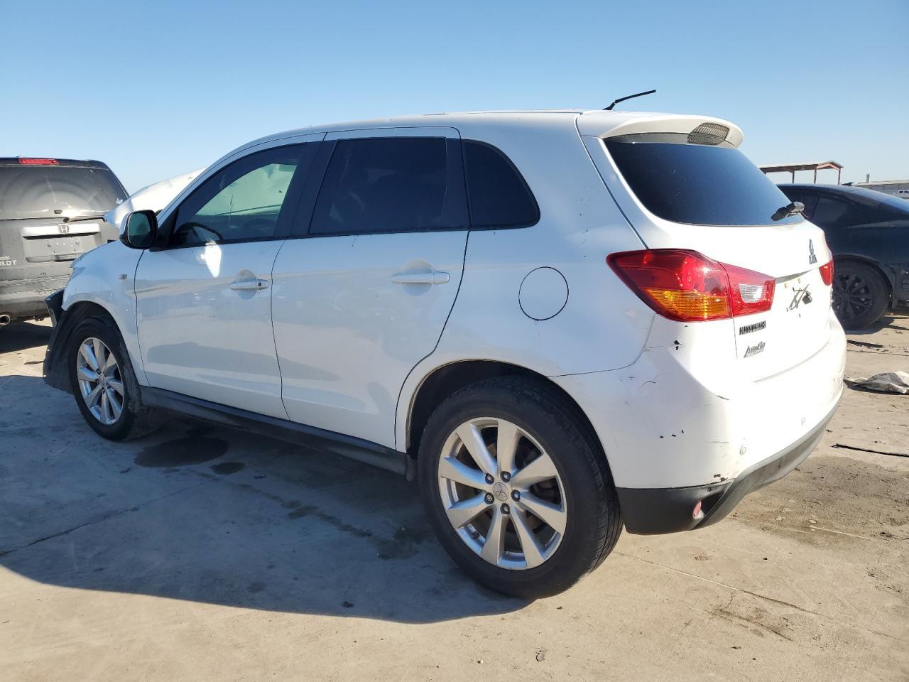 2015 MITSUBISHI OUTLANDER - Фото 2