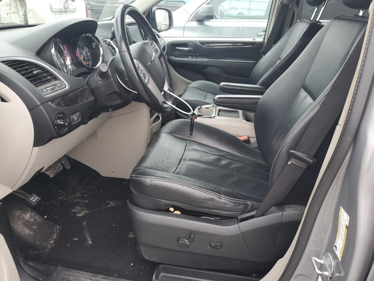 2014 CHRYSLER TOWN & COU - Image 7