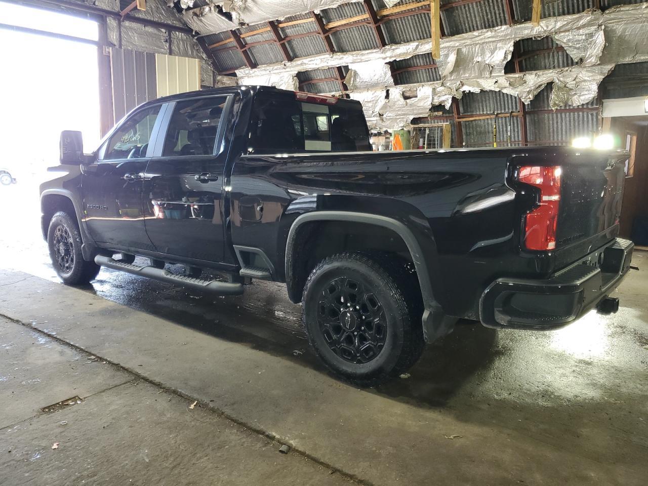 2024 CHEVROLET SILVERADO - Image 2