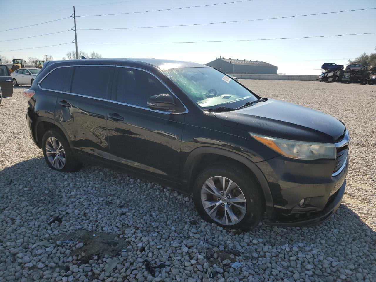 2015 TOYOTA HIGHLANDER - Image 4