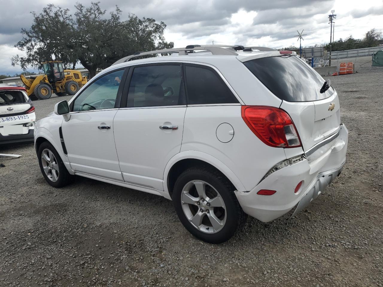 2014 CHEVROLET CAPTIVA LT - Image 2