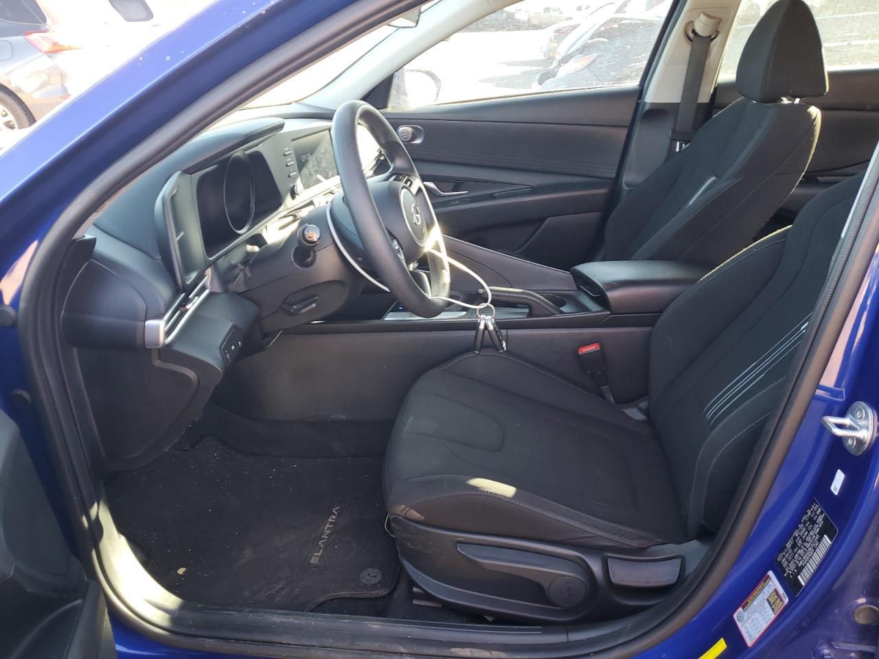 2022 HYUNDAI ELANTRA SE - Фото 7