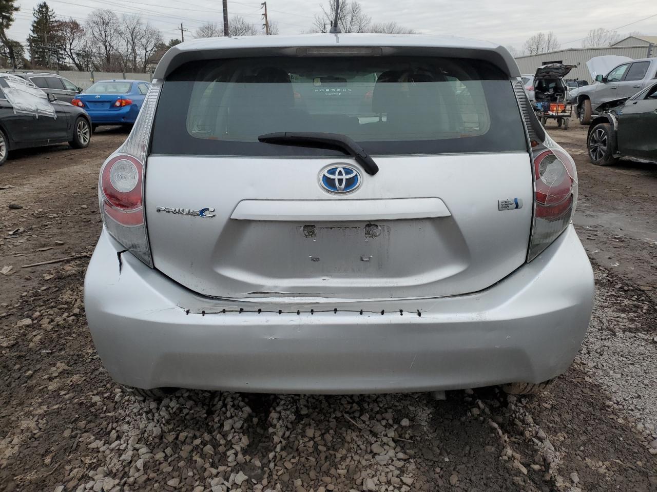 2013 TOYOTA PRIUS C - Image 6