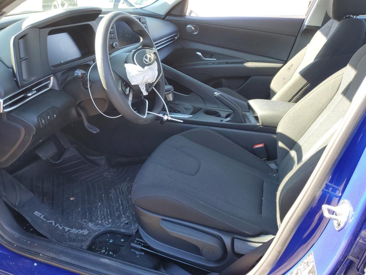 2024 HYUNDAI ELANTRA SE - Image 7