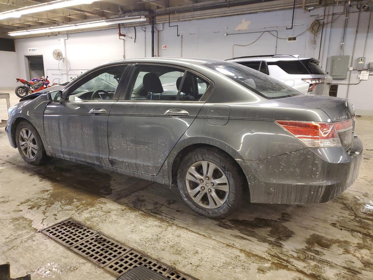 2011 HONDA ACCORD LXP - Image 2