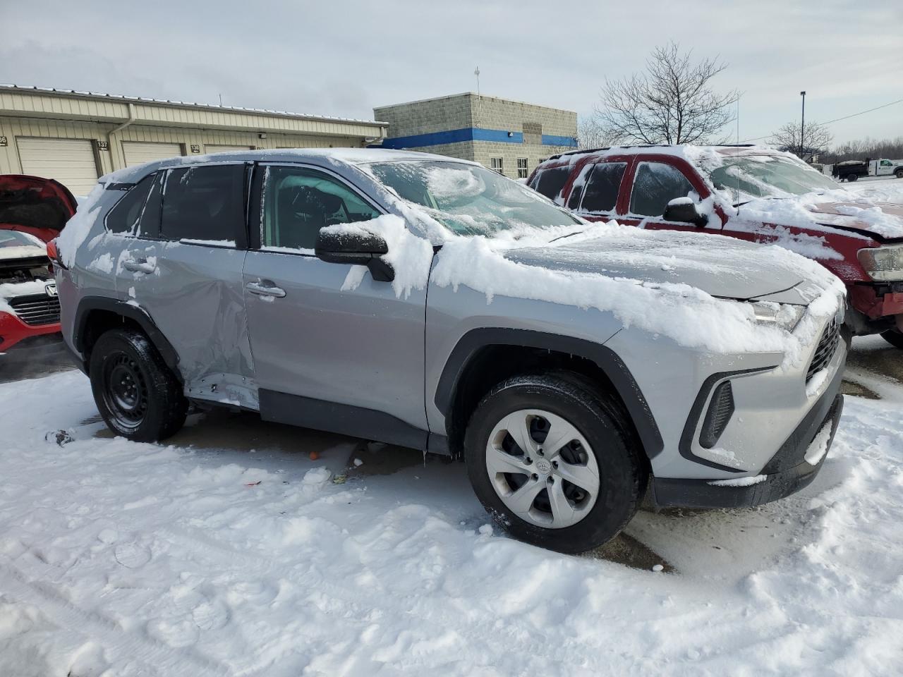 2023 TOYOTA RAV4 LE - Фото 4