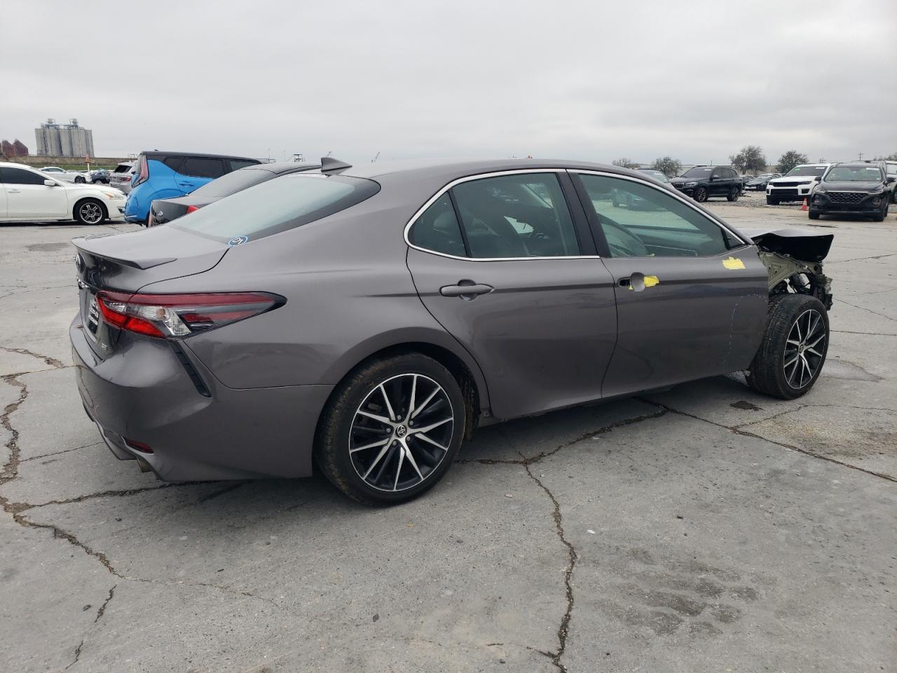 2021 TOYOTA CAMRY SE - Фото 3